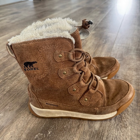Sorel YOUTH WHITNEY™ II JOAN LACE BOOT - Tan Suede - Picture 6 of 7